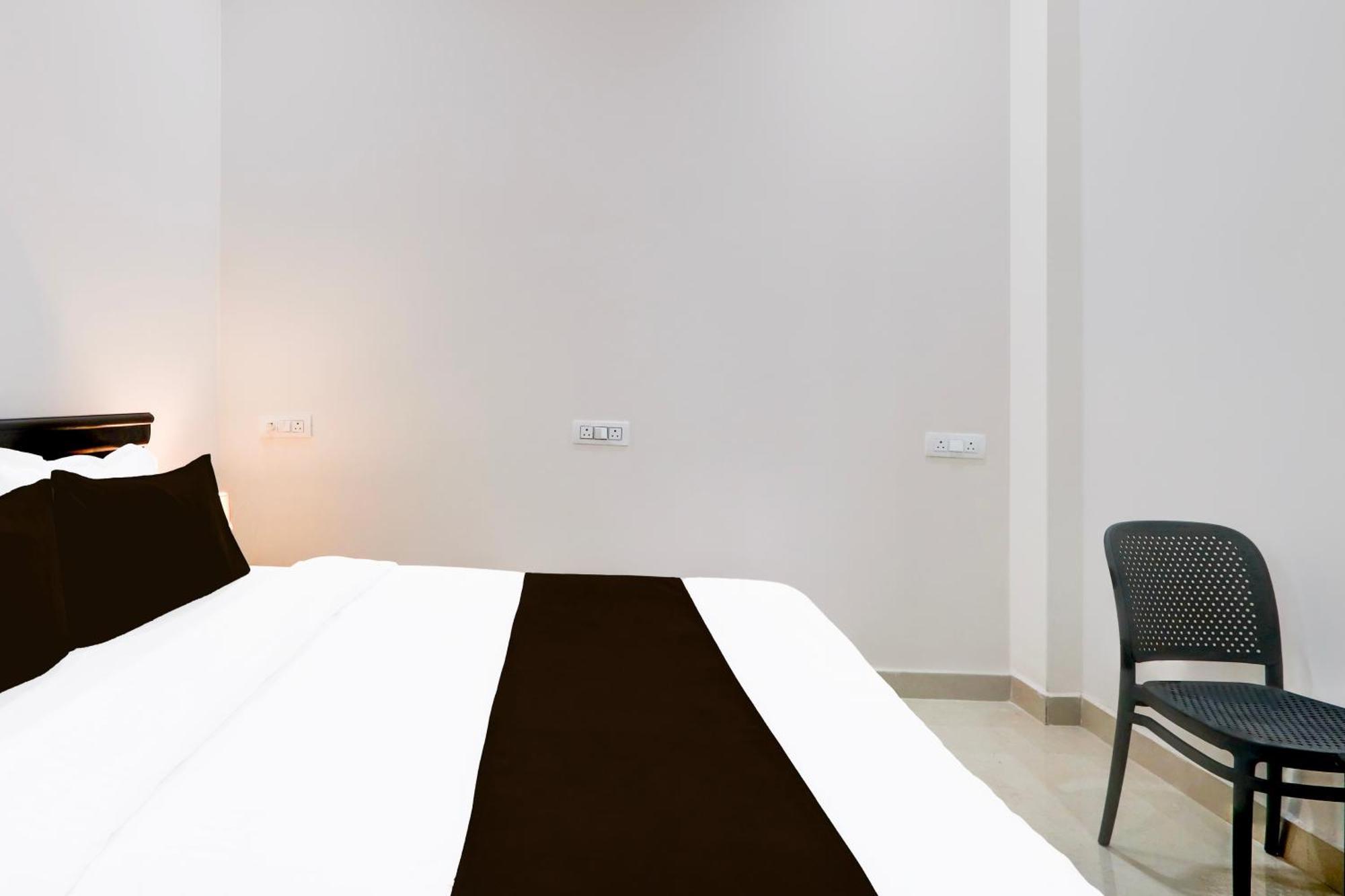 Super Hotel O Adibatla Near Tcs Ibrahimpatan Экстерьер фото