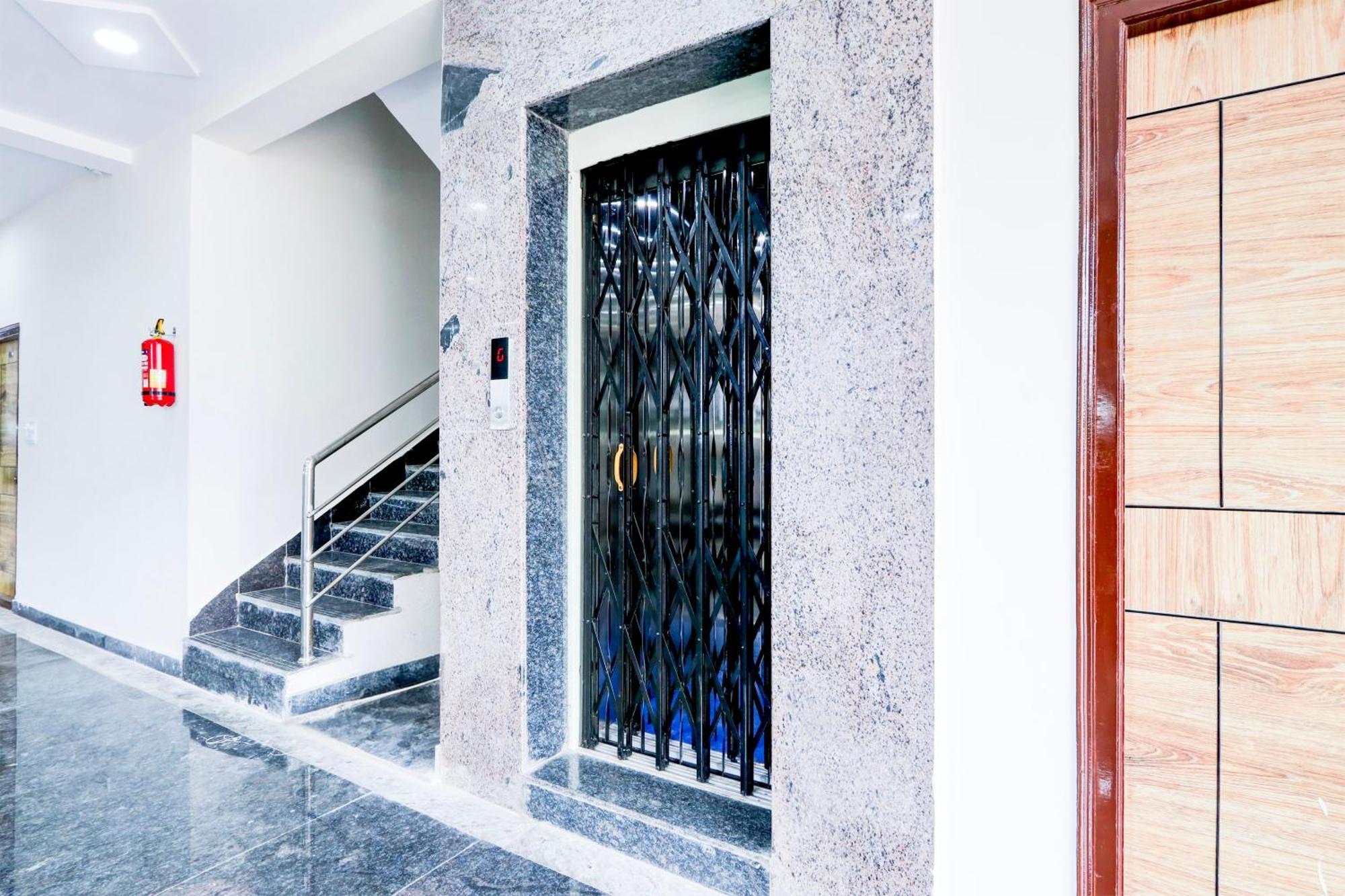 Super Hotel O Adibatla Near Tcs Ibrahimpatan Экстерьер фото